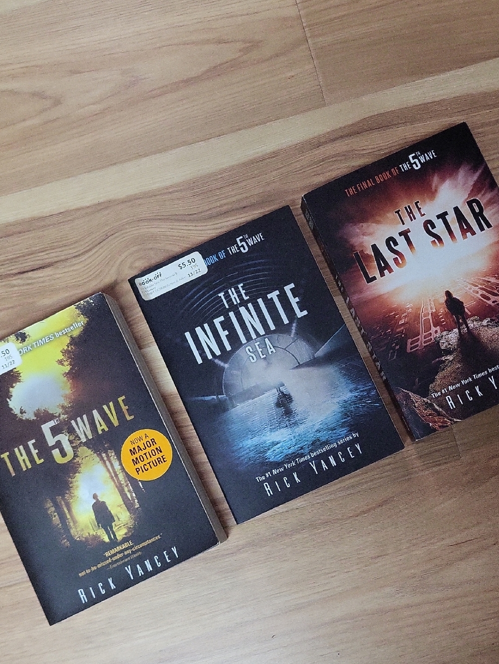 "The 5th Wave" Trilogy By Rick Yancey